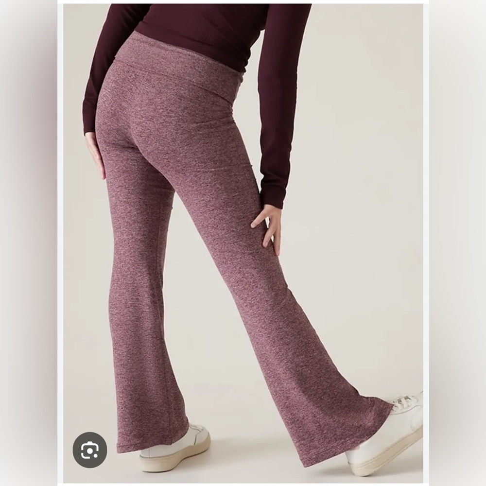 Like New - Athleta Girl downtime pant size L/12